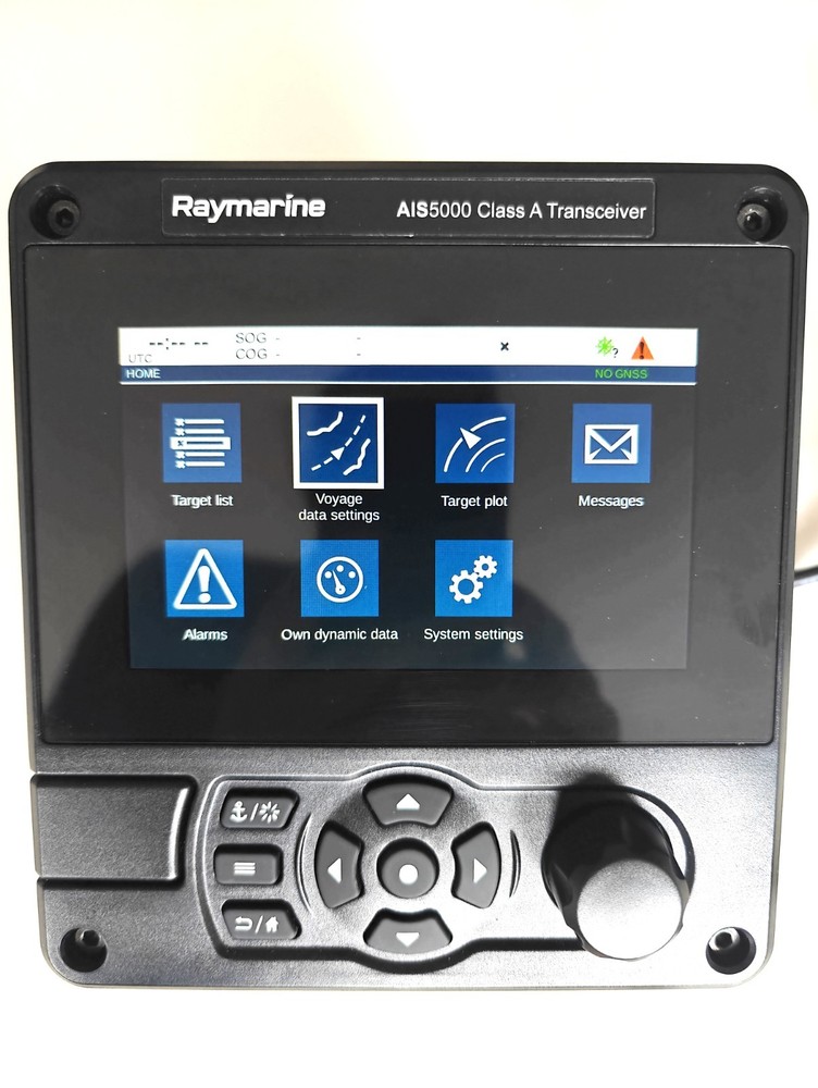 Raymarine AIS5000 AIS Transceiver