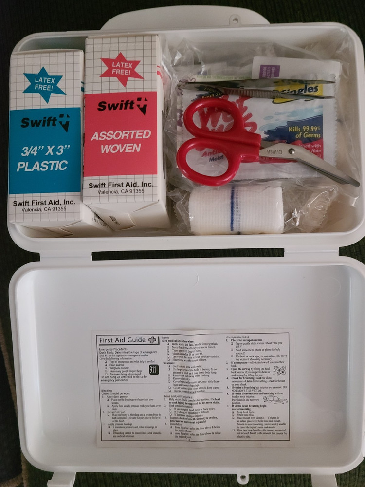 first aid handy kit deluxe
