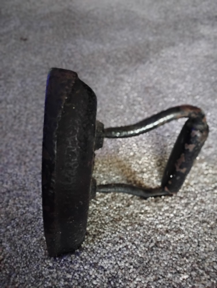 Antique Cast Iron Sad Iron No7