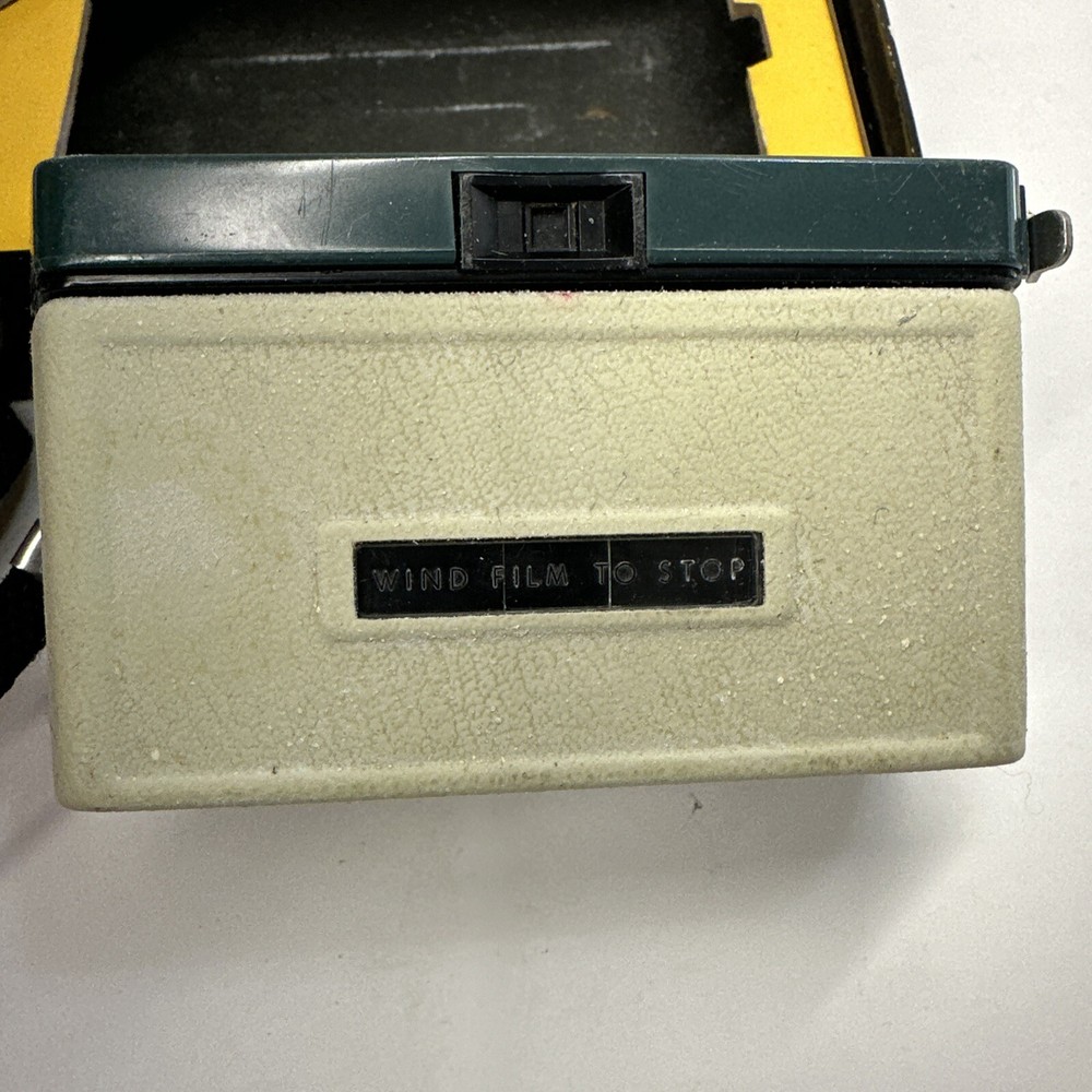 Vintage Hawkeye Instamatic R4 Camera with Box