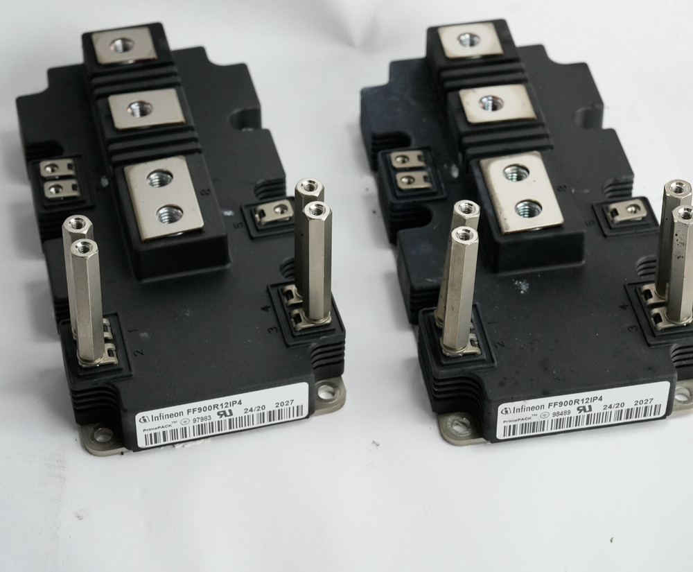 Infineon Transistor Module FF900R12IP4D
