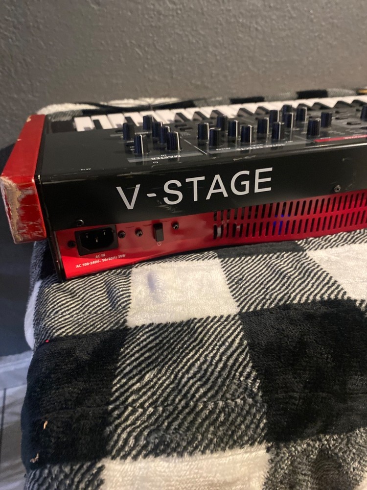 Roland V-STAGE76 76-Note Performance Keyboard (Damaged )