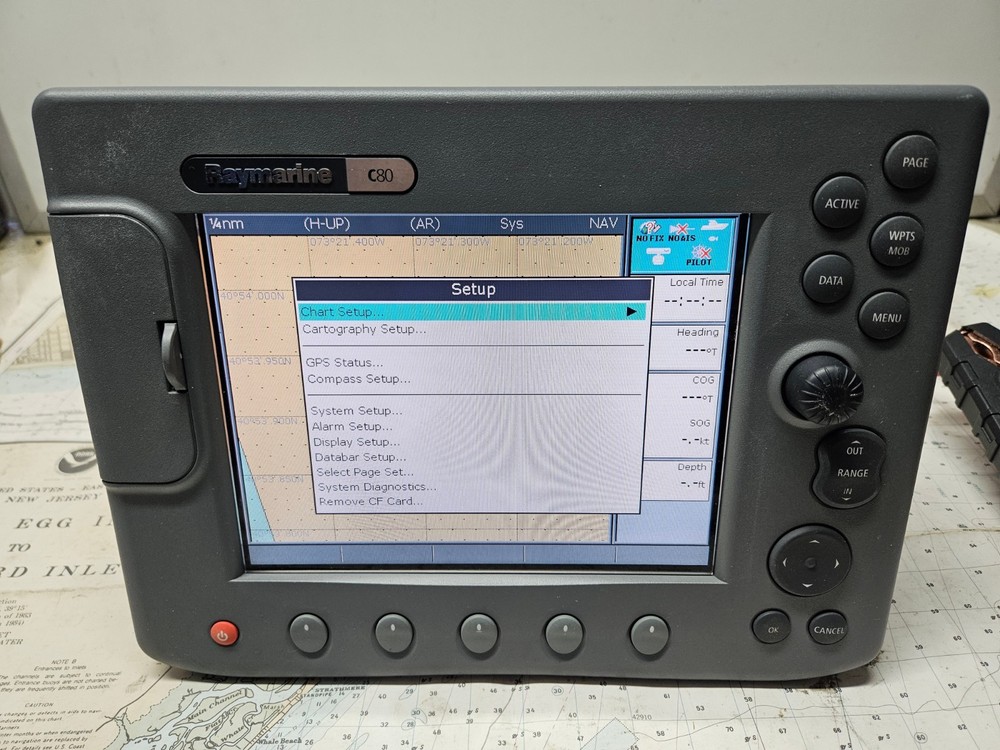 Raymarine C80 Chartplotter, GPS, Fishfinder, Radar w/ Sun Cover