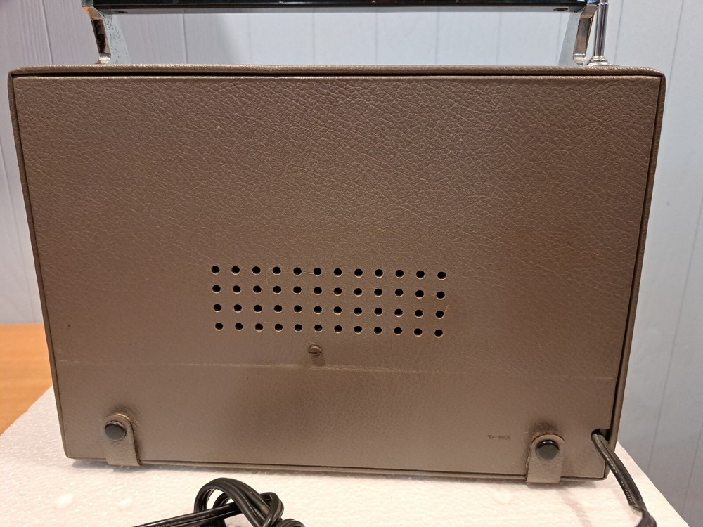 Vintage JC Penney Solid State Radio