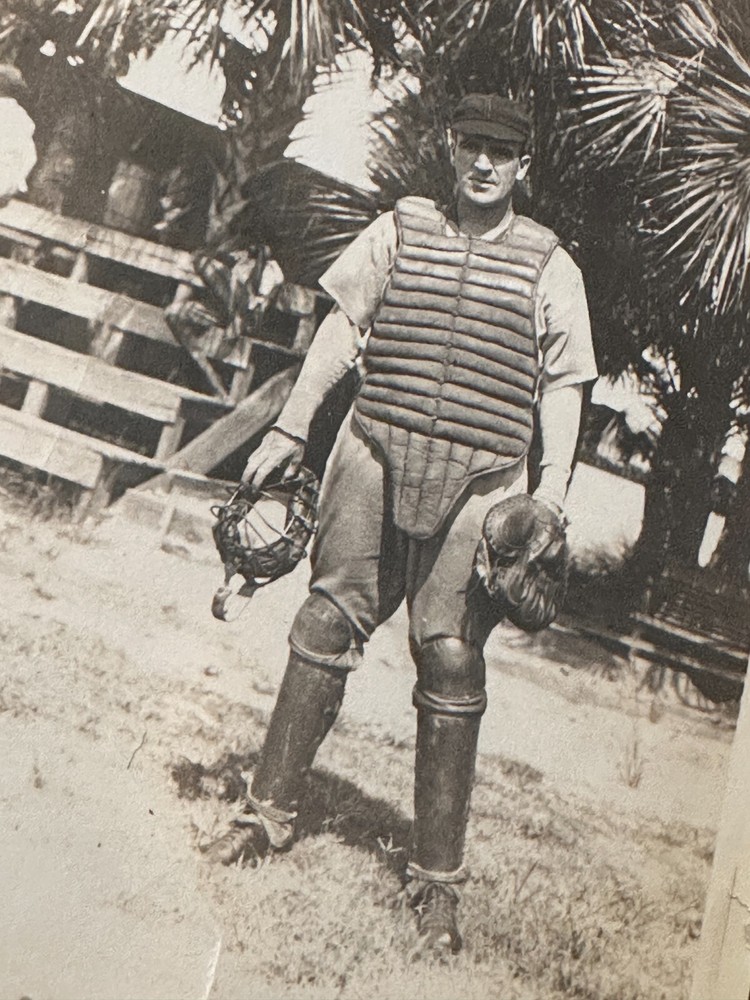 Vintage Baseball Catch 3.5x5.5 (player unknown / location unknown) poor