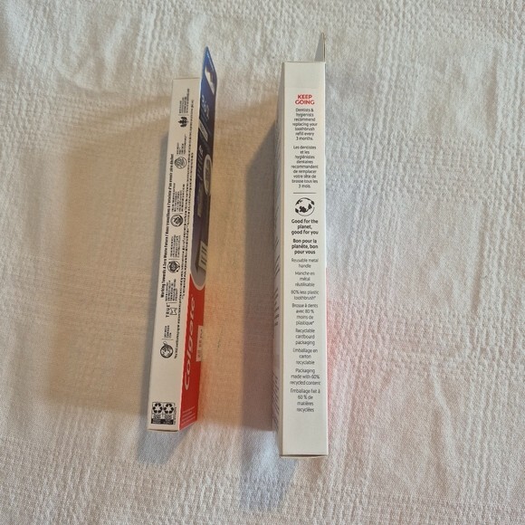 Colgate 360 soft 1 metal handle 2 replacement heads, plus 2 additional NWT