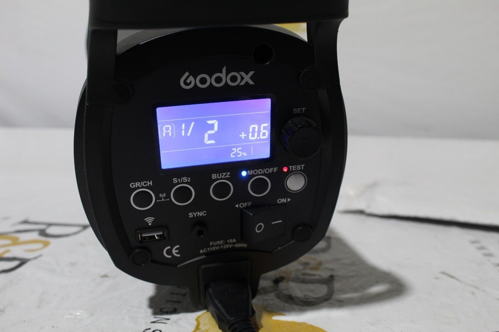 Godox Q5600ii Studio Flash ( With lamp head )