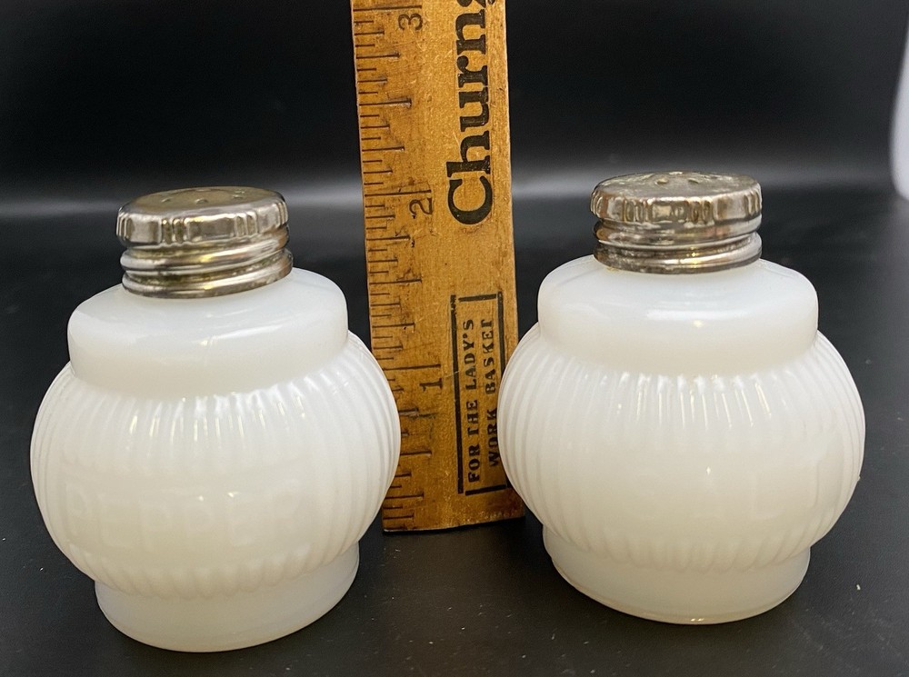 Salt and Pepper~ Macbeth Evans Monax Petalware~