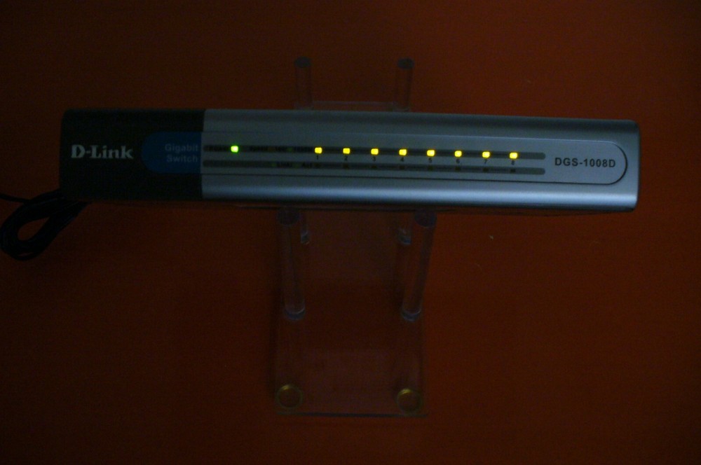 D-LINK DGS-1008D ETHERNET 8-PORT GIGABIT SWITCH