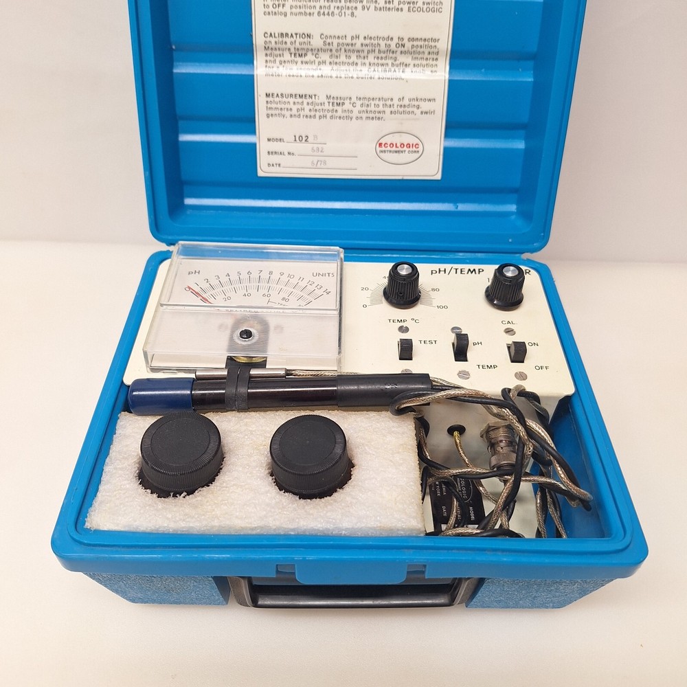 ECOLAB pH Temp Meter Model 102 B w Case Buffer Solution Ecologic Lab Equipment
