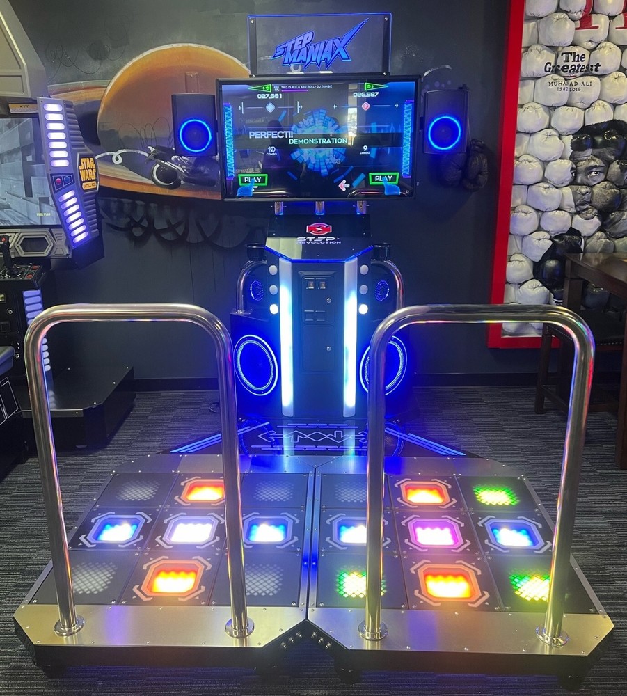STEP MANIA ARCADE DANCE MACHINE by STEP REVOLUTION DDR (Excellent) *RARE*