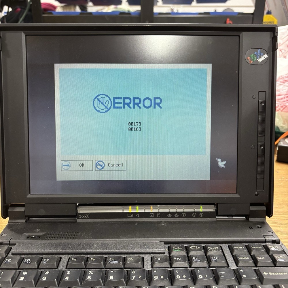 IBM Thinkpad 365X - Vintage Intel Pentium Notebook with Microsoft Windows