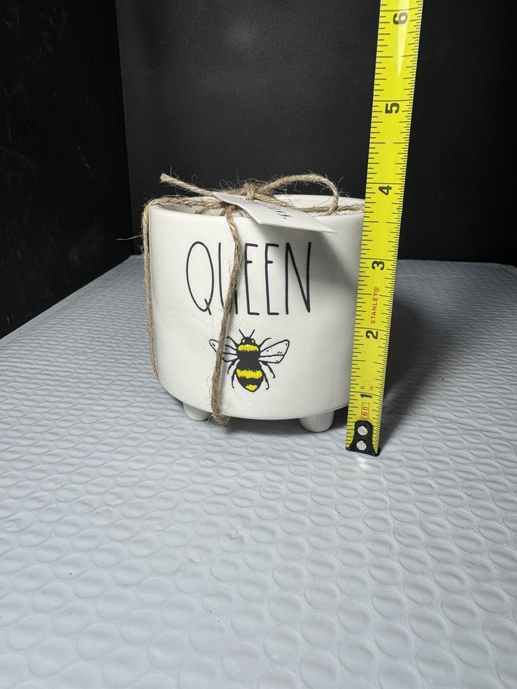 Rae Dunn BEE “Queen ” New (Z69)