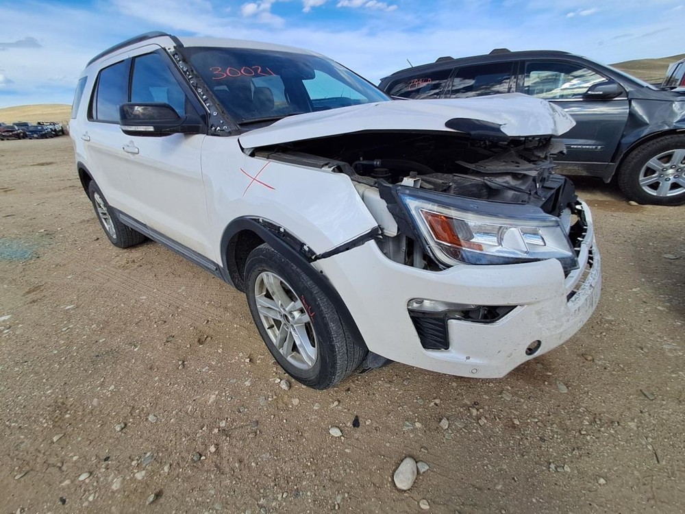 EXPLORER 2018 Front Door Trim Panel 1585863