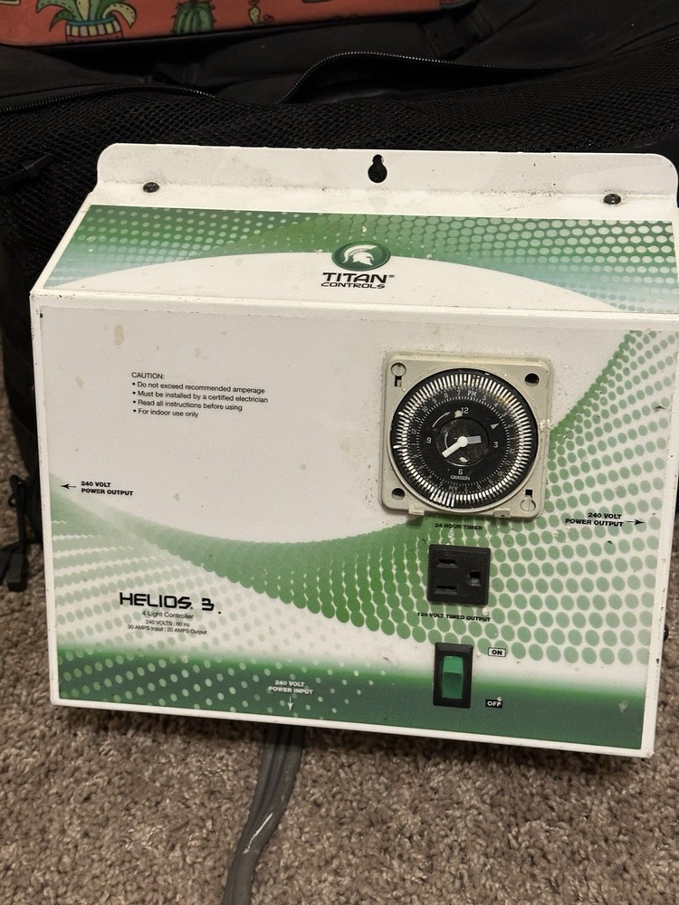 Titan Helios 3  4 Light Controller with Timer