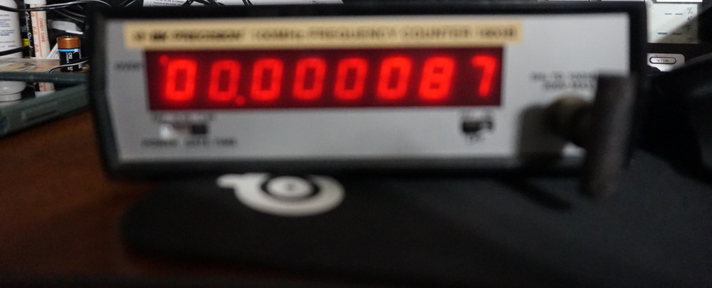 BK PRECISION 1803 B FREQUENCY COUNTER powers up no testing done