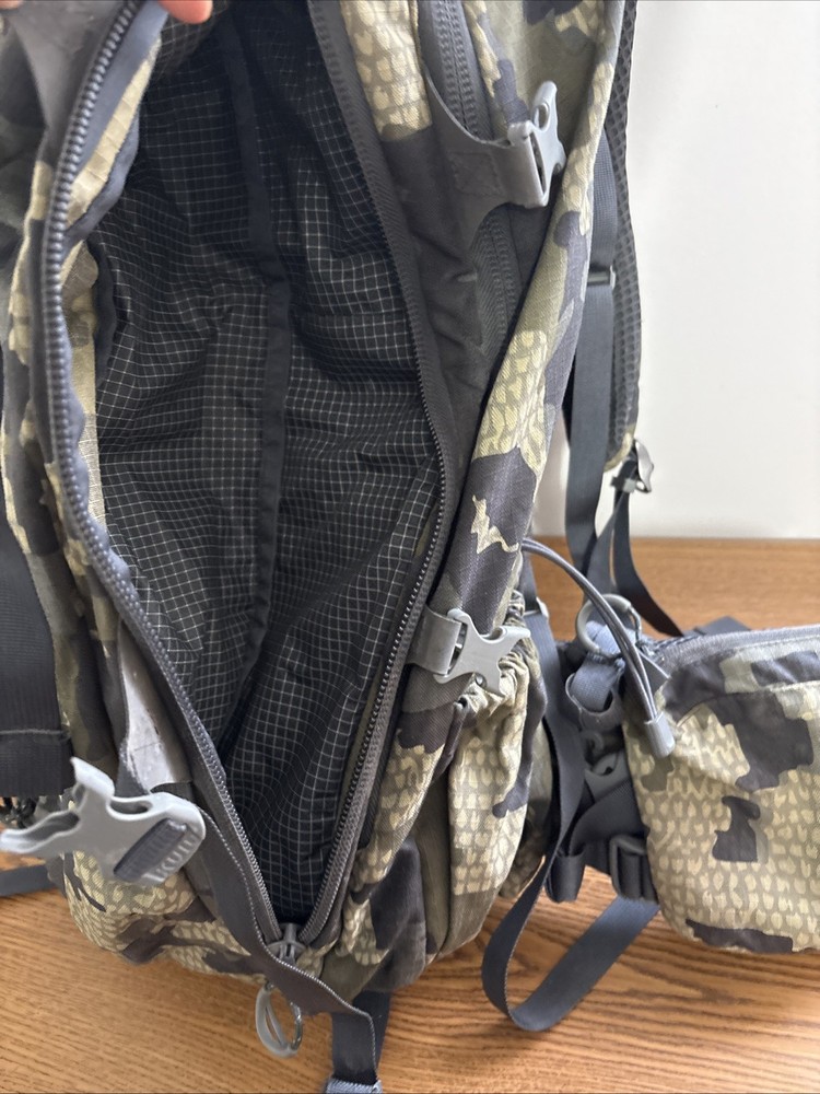 Kuiu Pro 3600 Verde Backpack Lumbar Support Adjustable Straps Carbon Pack Frame