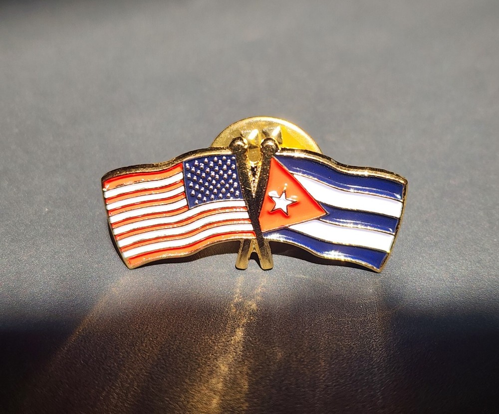 Cuban / American Flags Pin