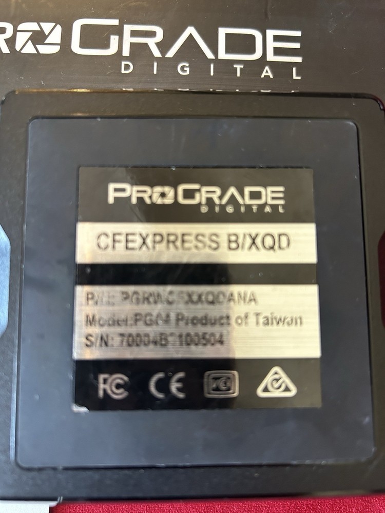 Pro Grade Thunderbolt 3 Memory Card Reader