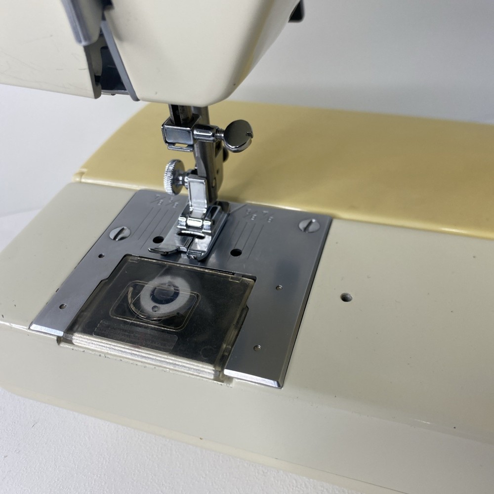 Vintage White 8000 Computerized Sewing Machine With Pedal Tested