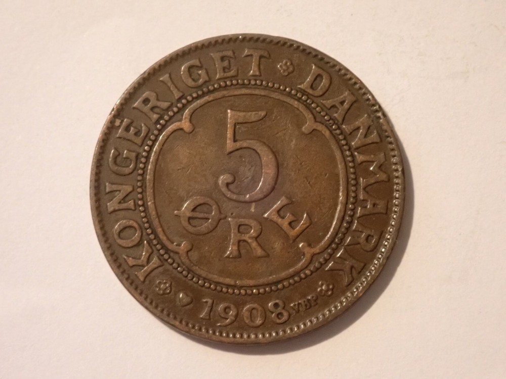 1908 DENMARK 5 ORE COPPER COIN in EXCELLENT CONDITION