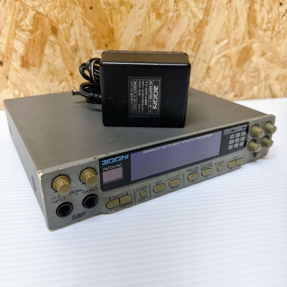 Repaired Zoom 9030 Advanced Instrument Effects Processor w / Adapter