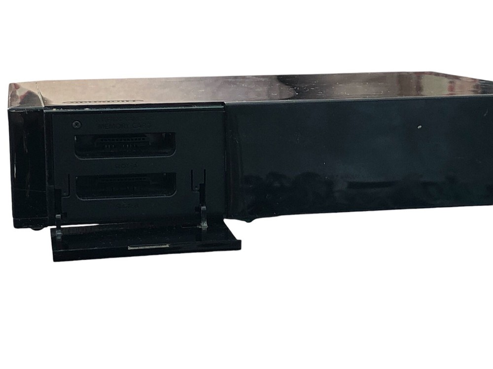 Black Nintendo Wii Console Bundle with Memory Card, Game Disc & 2 Controller