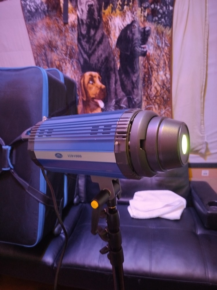 LED Digital Light Savage LED 1000