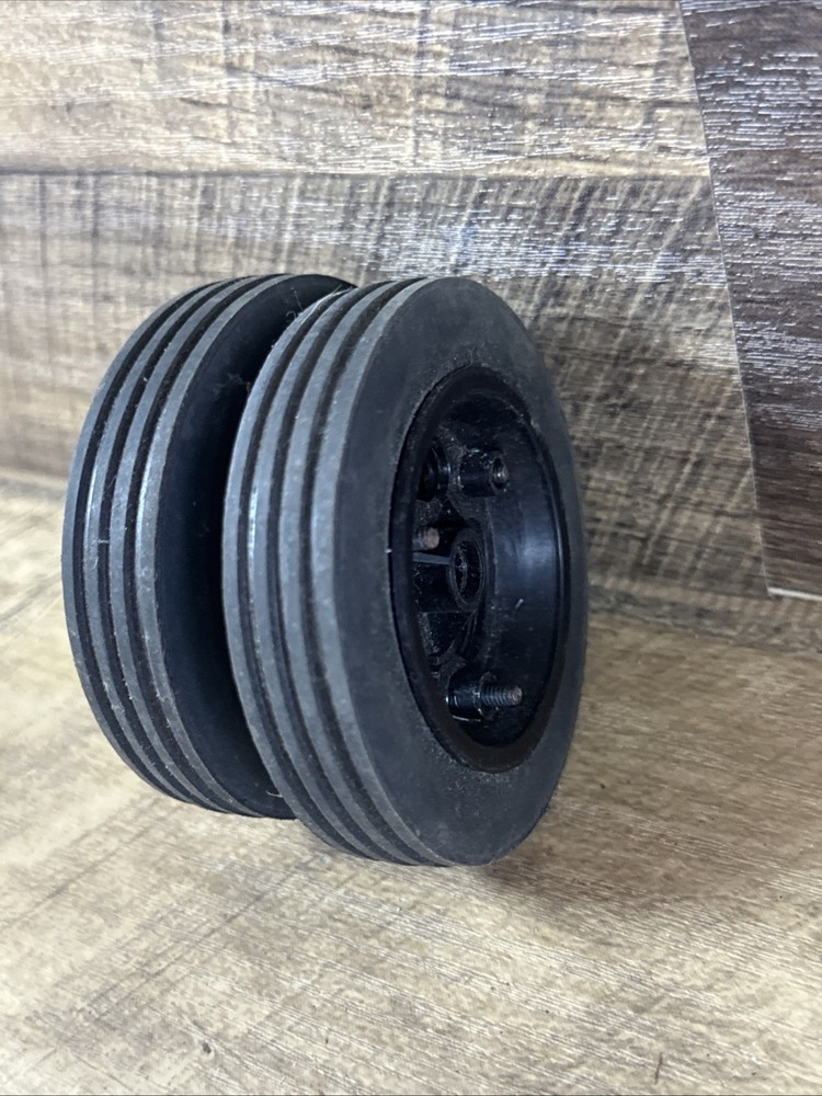 Vintage Team Associated RC10 Front Wheels & Tires