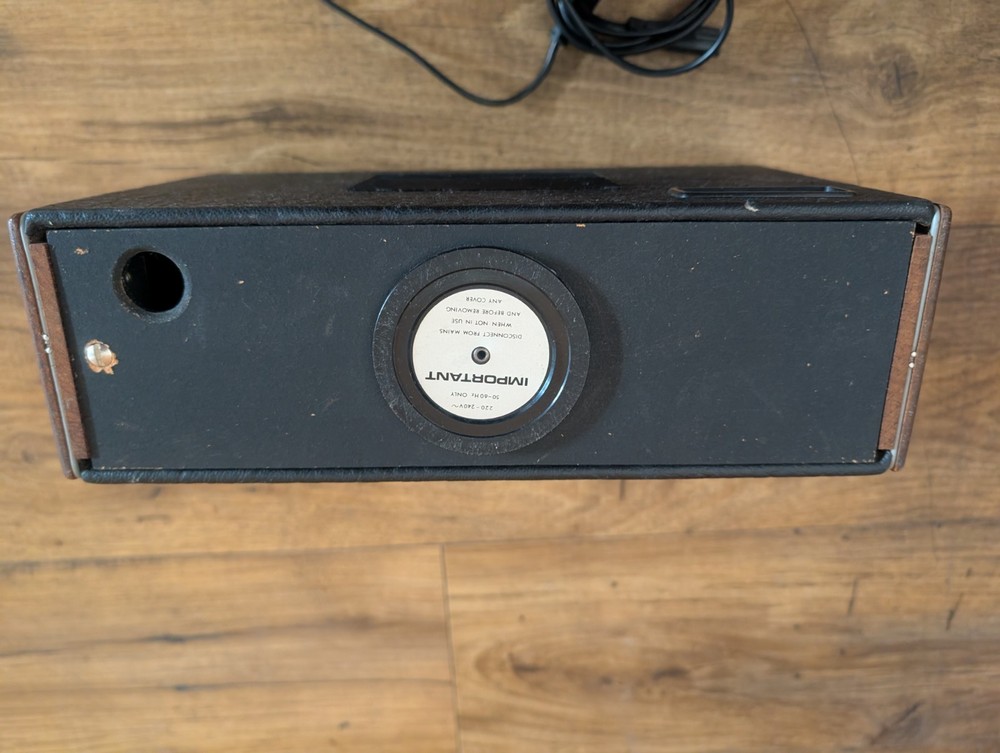 VINTAGE ROBERTS RADIO R800 WORKING