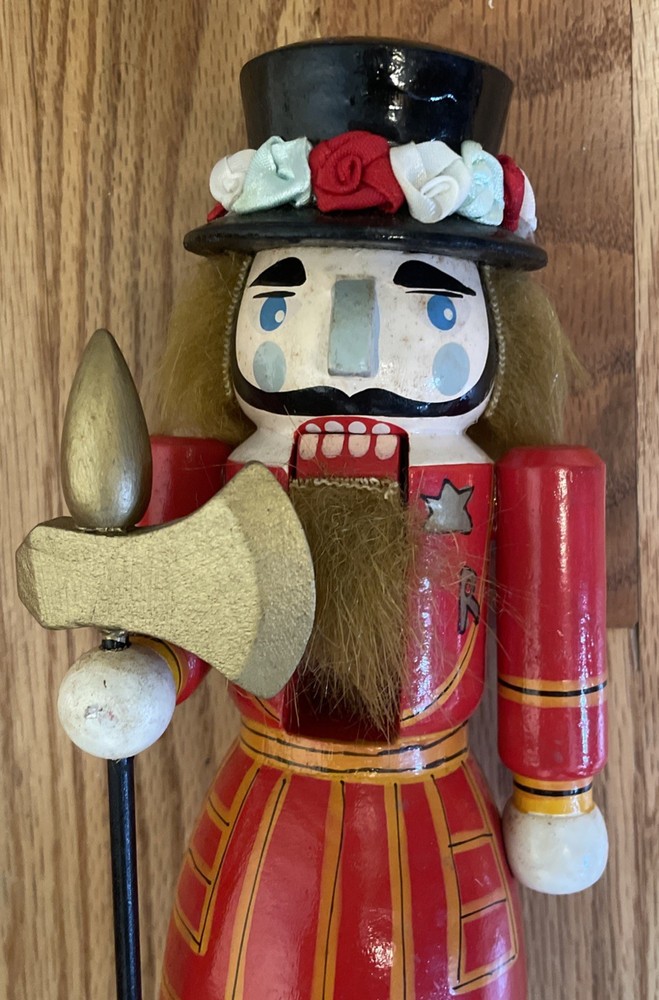 Solier Nutcracker Wooden 10” Tall
