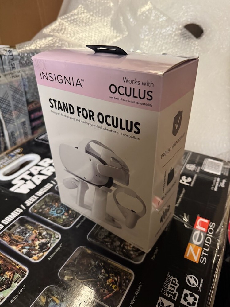 Insignia - Stand for Meta Quest 2 - White