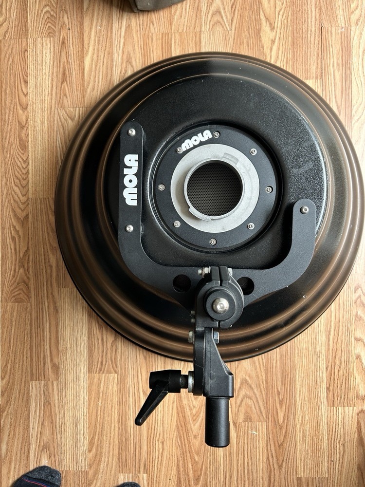 Mola Sollo Beauty Dish 28”