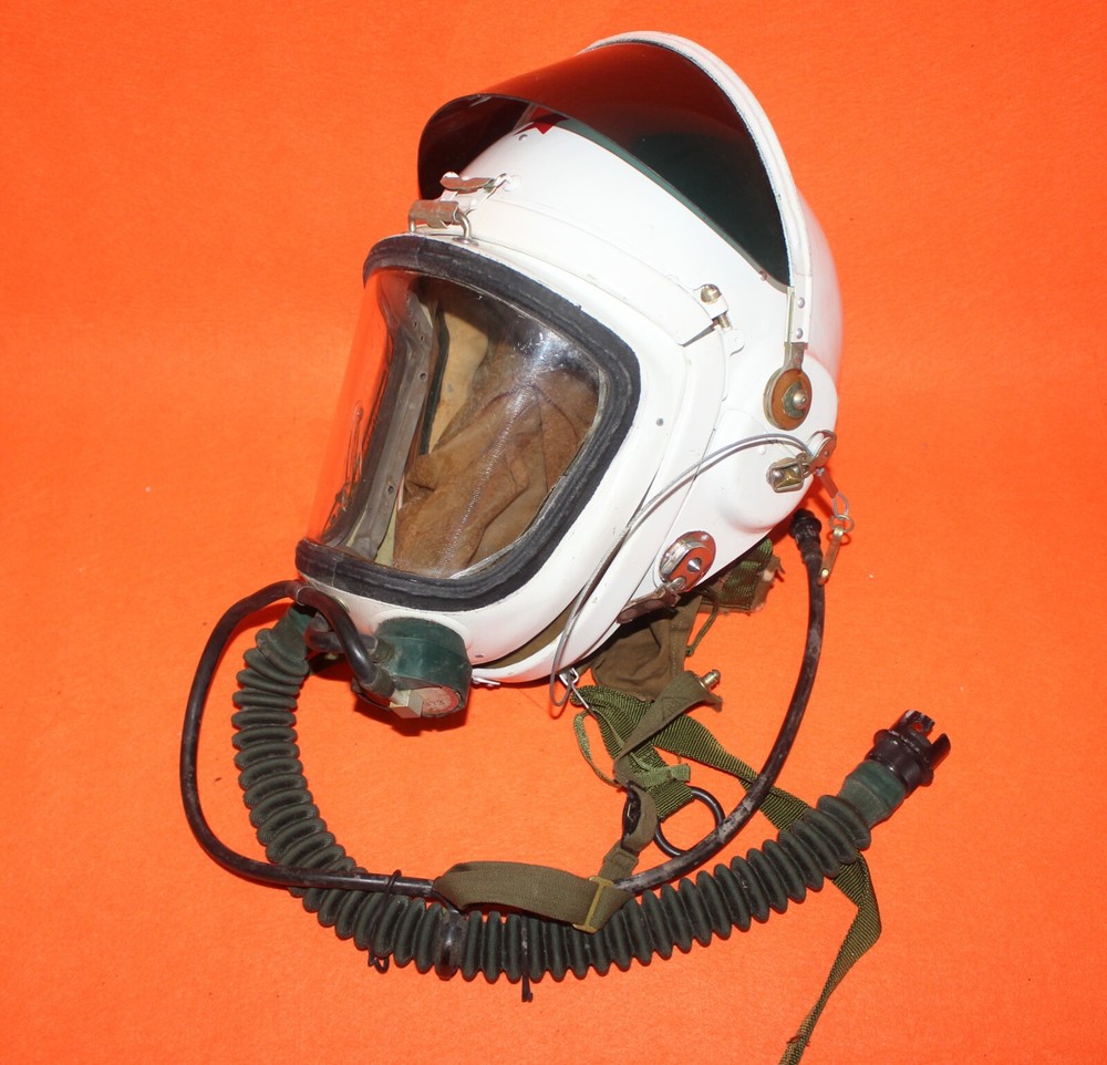 EARLY AIR FORCE MIG PILOT HIGH ALTITUDE HELMET