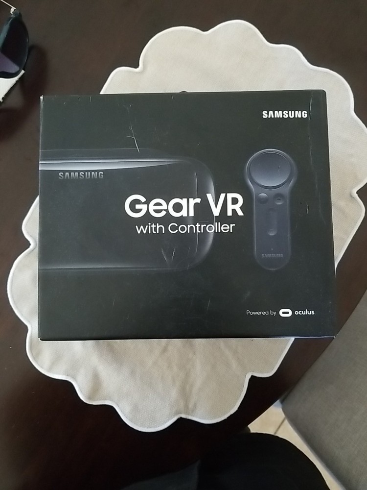 Samsung Gear VR SM-R324 With Controller