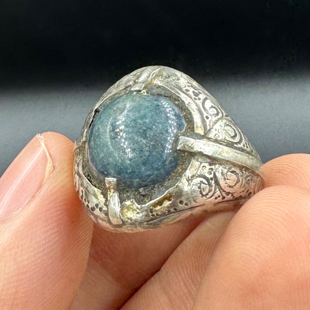 Wonderful unique ancient Roman solid silver gem stone ring
