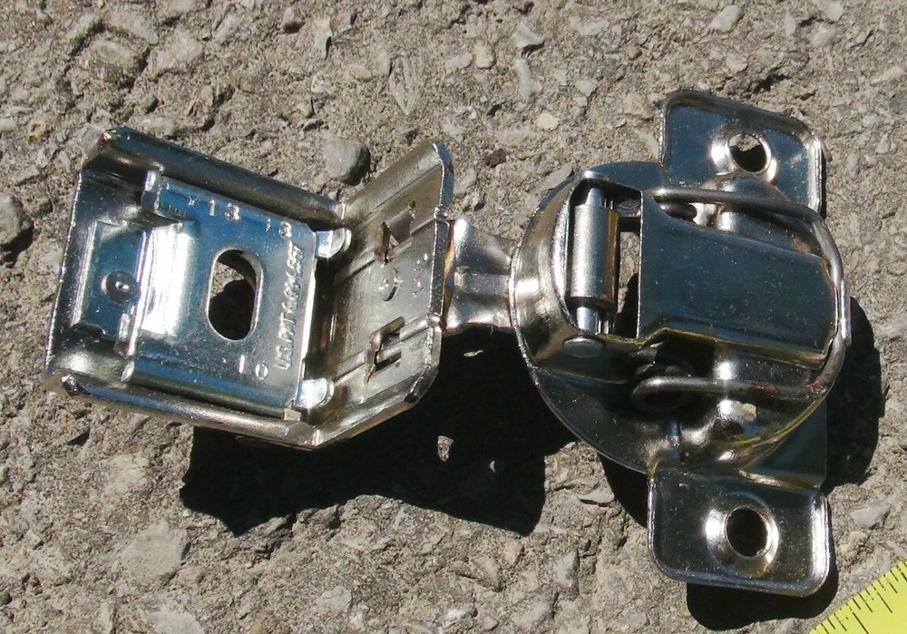 40 Cabinet hinges concealed frame 1-1/2" overlay