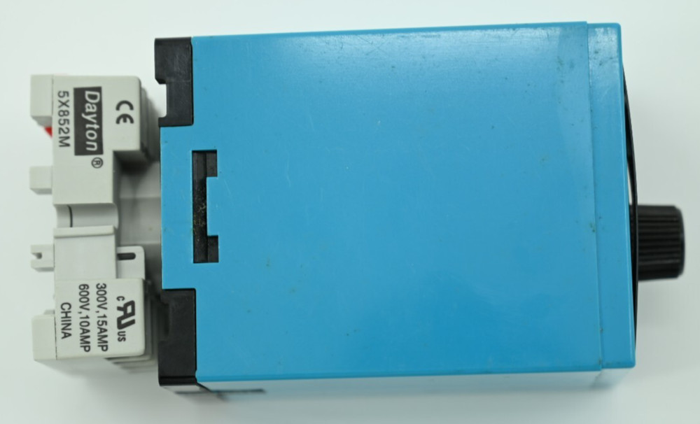 IDEC RTE-PN2 Electronic Timer with Base 5X852M