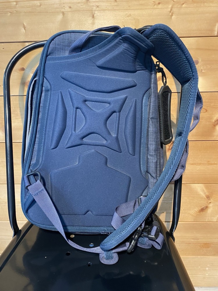 Vertx Commuter 2.0 Sling Backpack blue