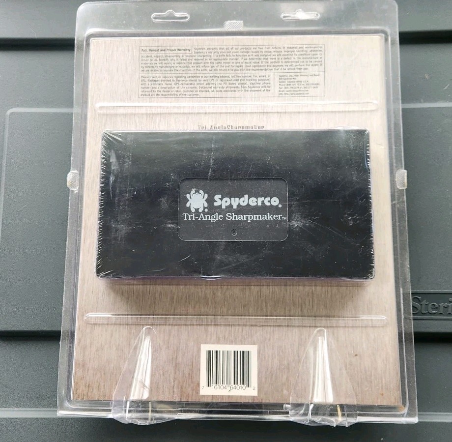 Spyderco Tri-Angle Sharpmaker Knife Sharpening Set Fine & Medium Grit