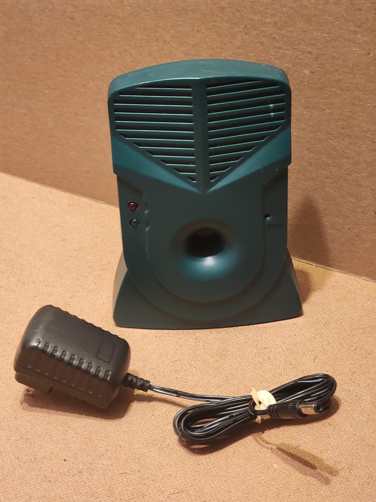 Good Life Bark Control Pro Ultrasonic Bark Control Transmitter with power supply