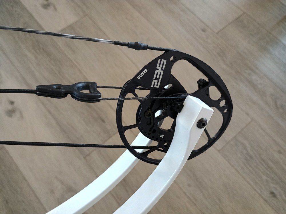 PSE Dominator Duo 40 SE2 archery bow RH