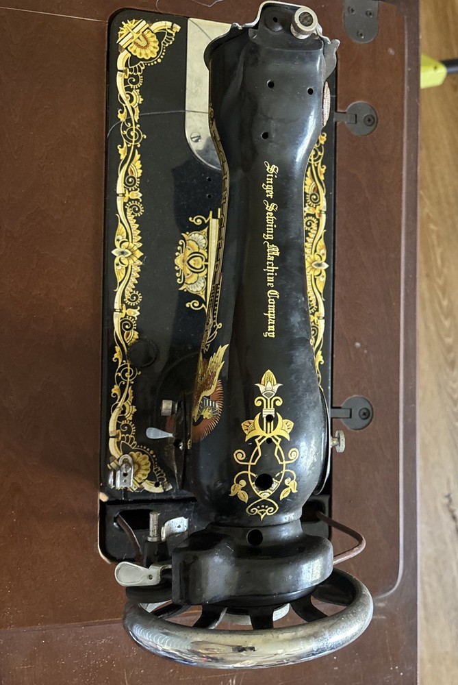 1973 Singer Phenix Sewing Machine
