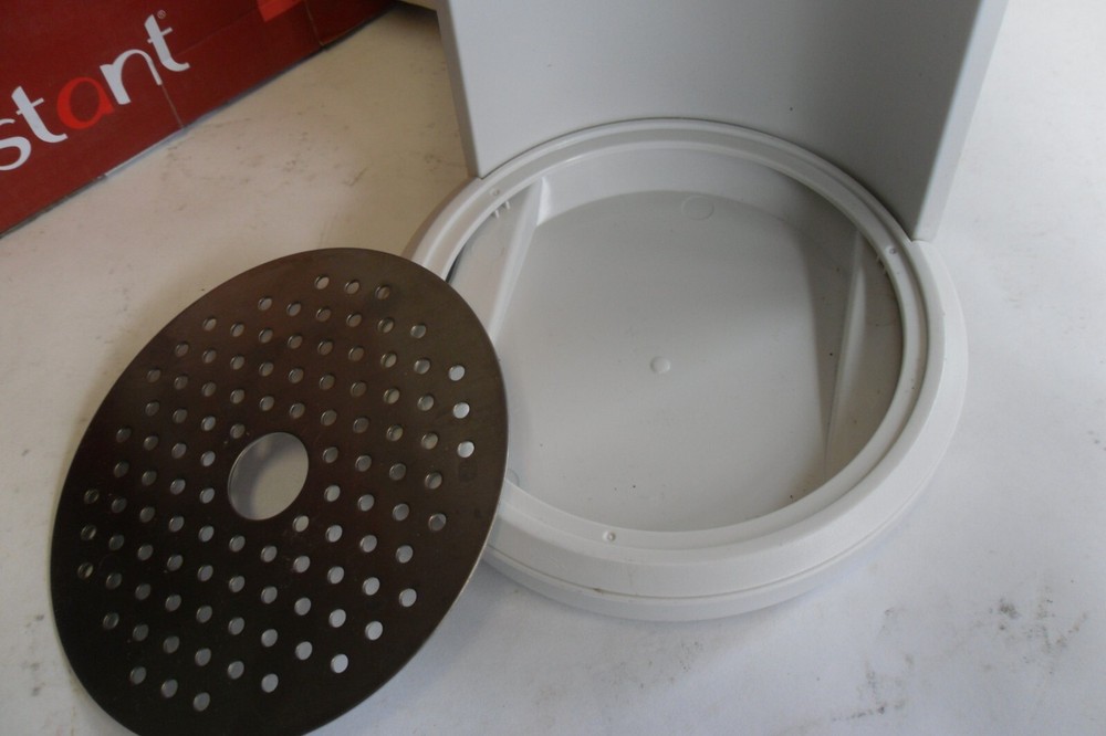 Instant Solo Coffee Maker K-cup or Ground, White