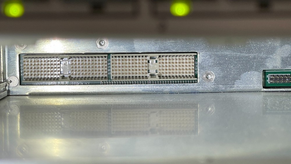 Spirent SMB-600B Performance Analysis System With LAN-3320A Module