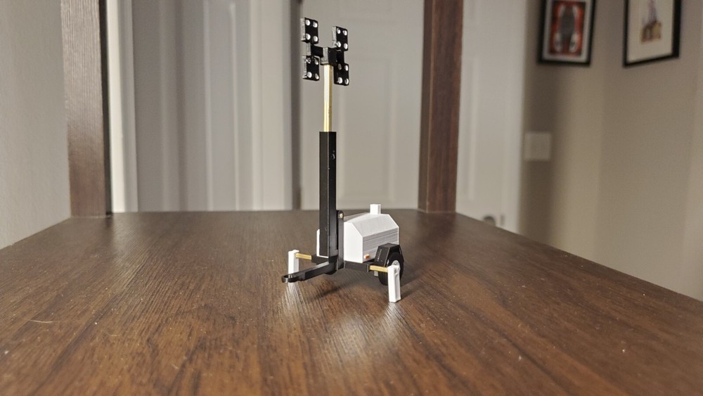 Custom 1/50 Scale Posable LED Light Tower in White