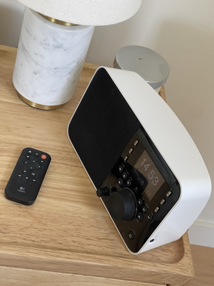 logitech squeezebox internet radio White