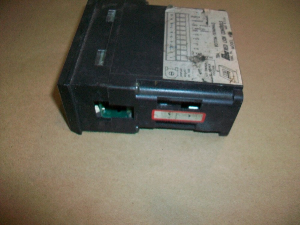 RED LION Panel Meter MCS4Y00D USED