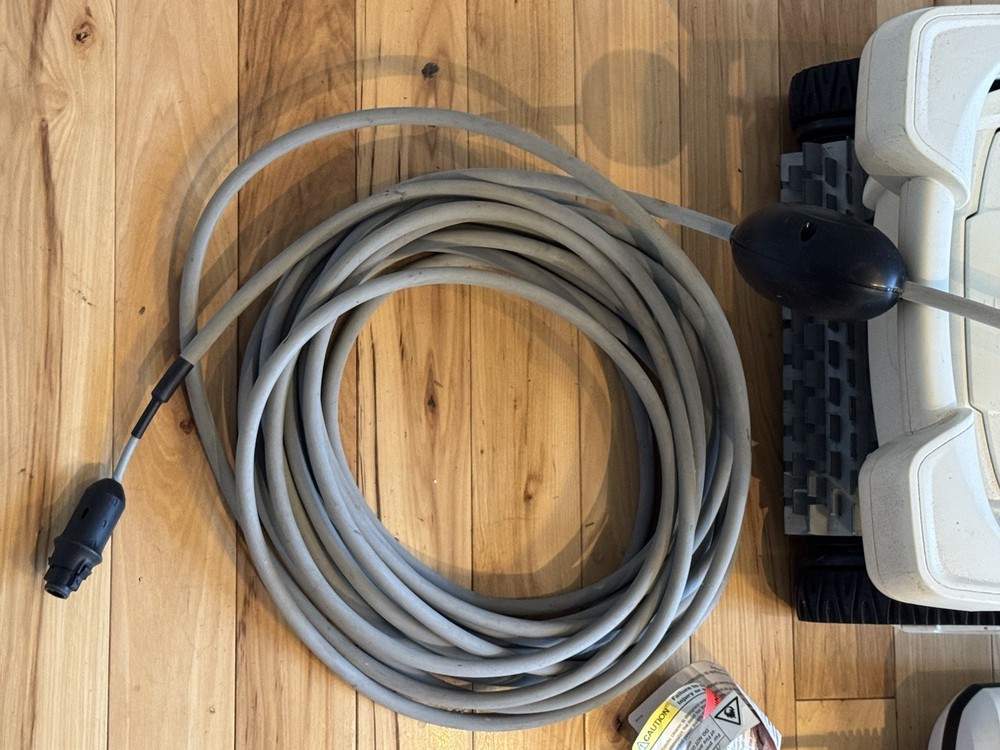 Polaris P825 Robotic Pool Cleaner w/ Control Panel