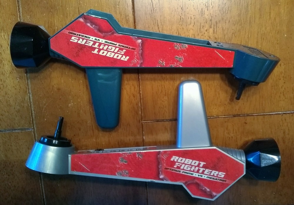 2007 Hasbro Transformers Robot Fighters Game Optimus Prime vs Megatron